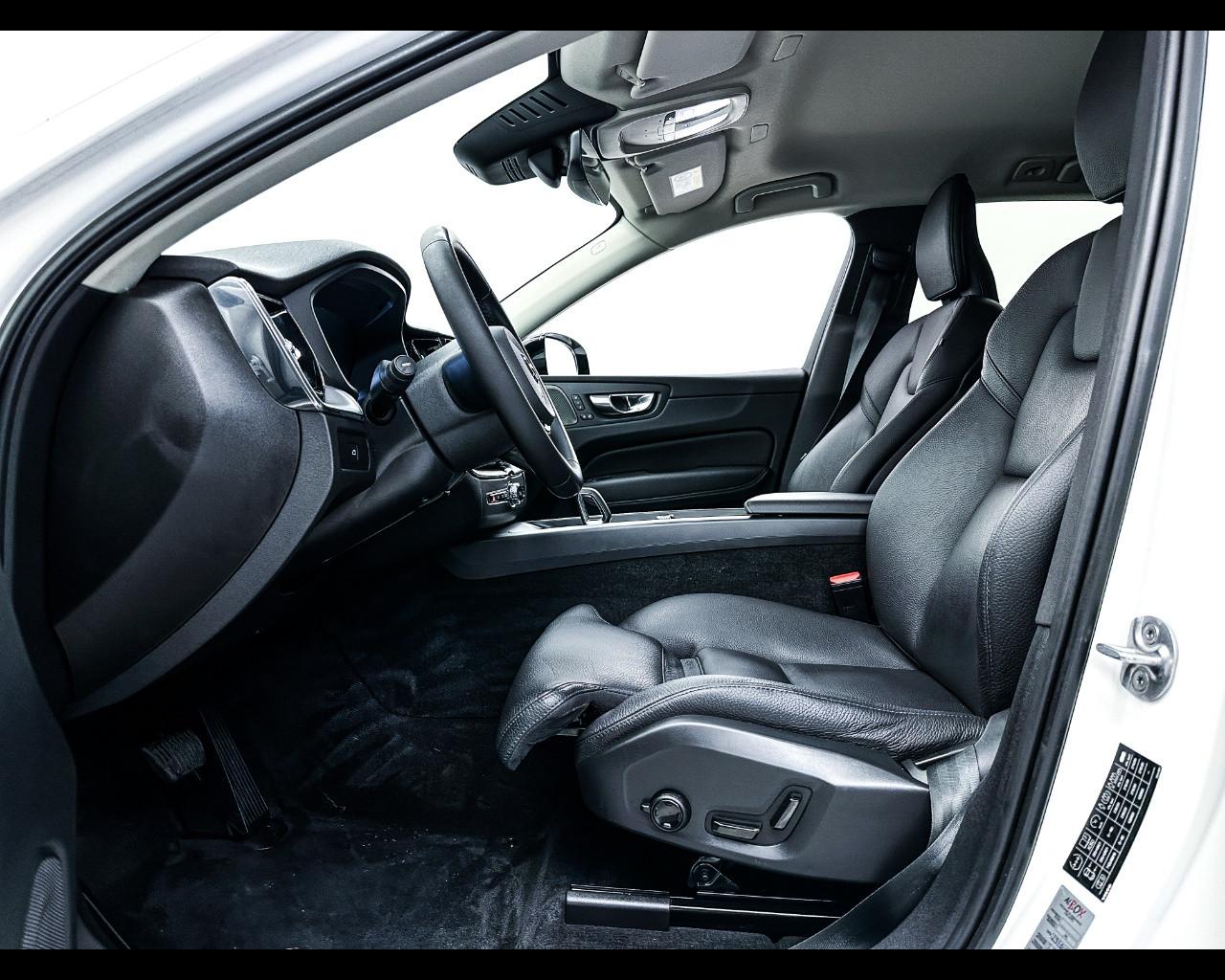 VOLVO XC60 (2017-->) - XC60 B4 (d) AWD automatico Plus Dark