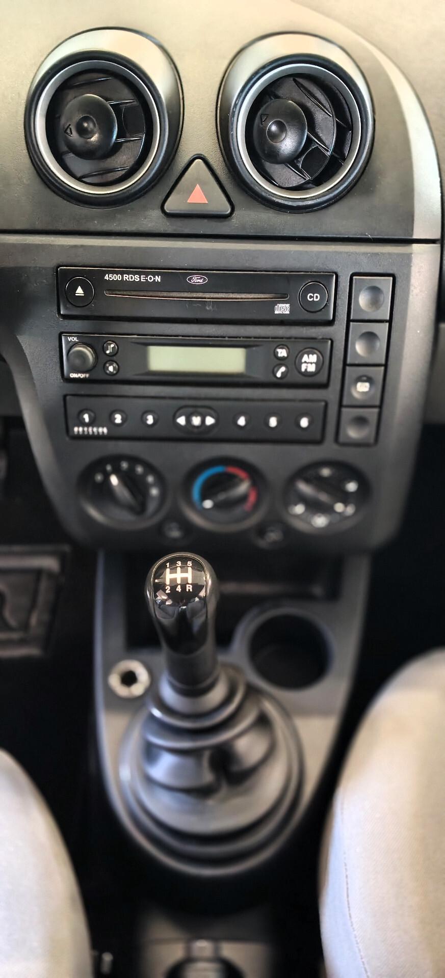 Ford Fiesta 1.2 16V 5p. Ambiente