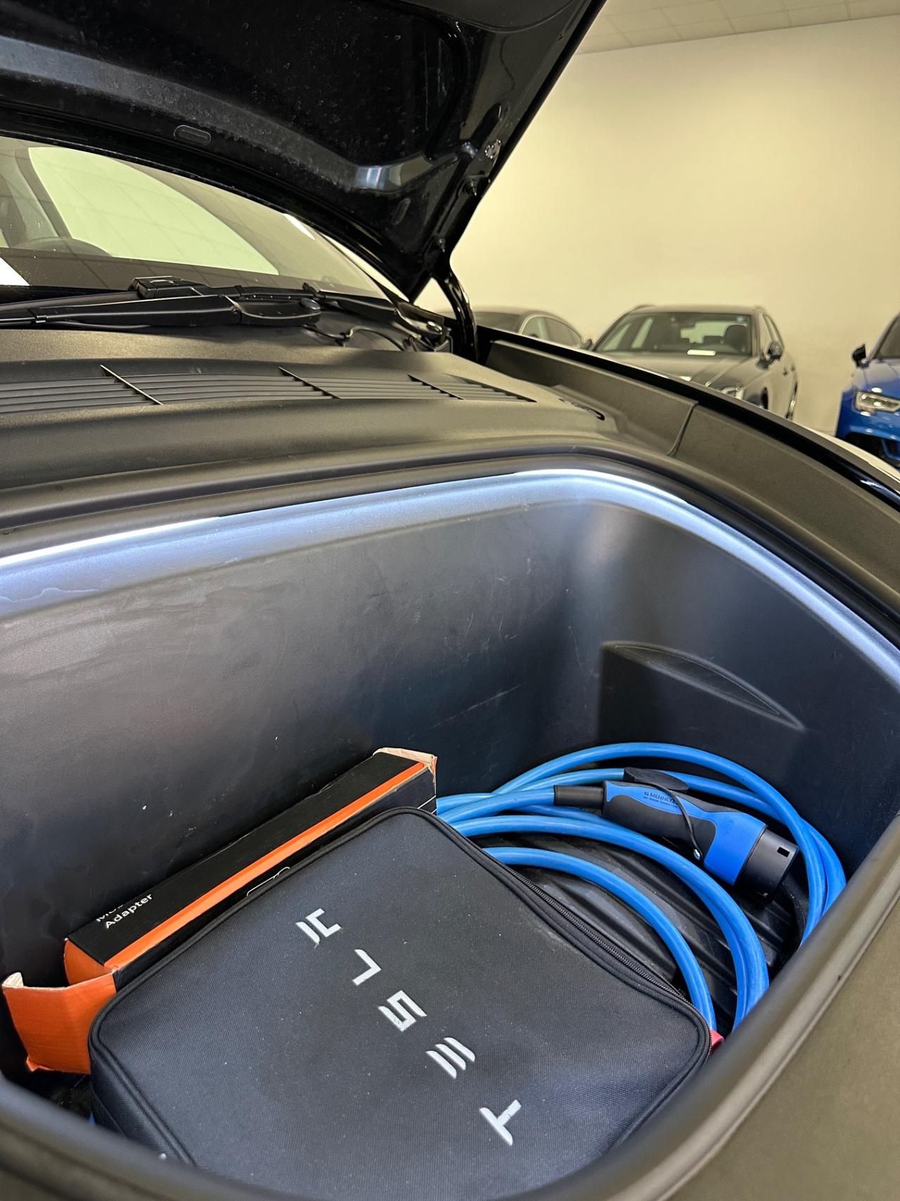 Tesla Model Y AWD Performance