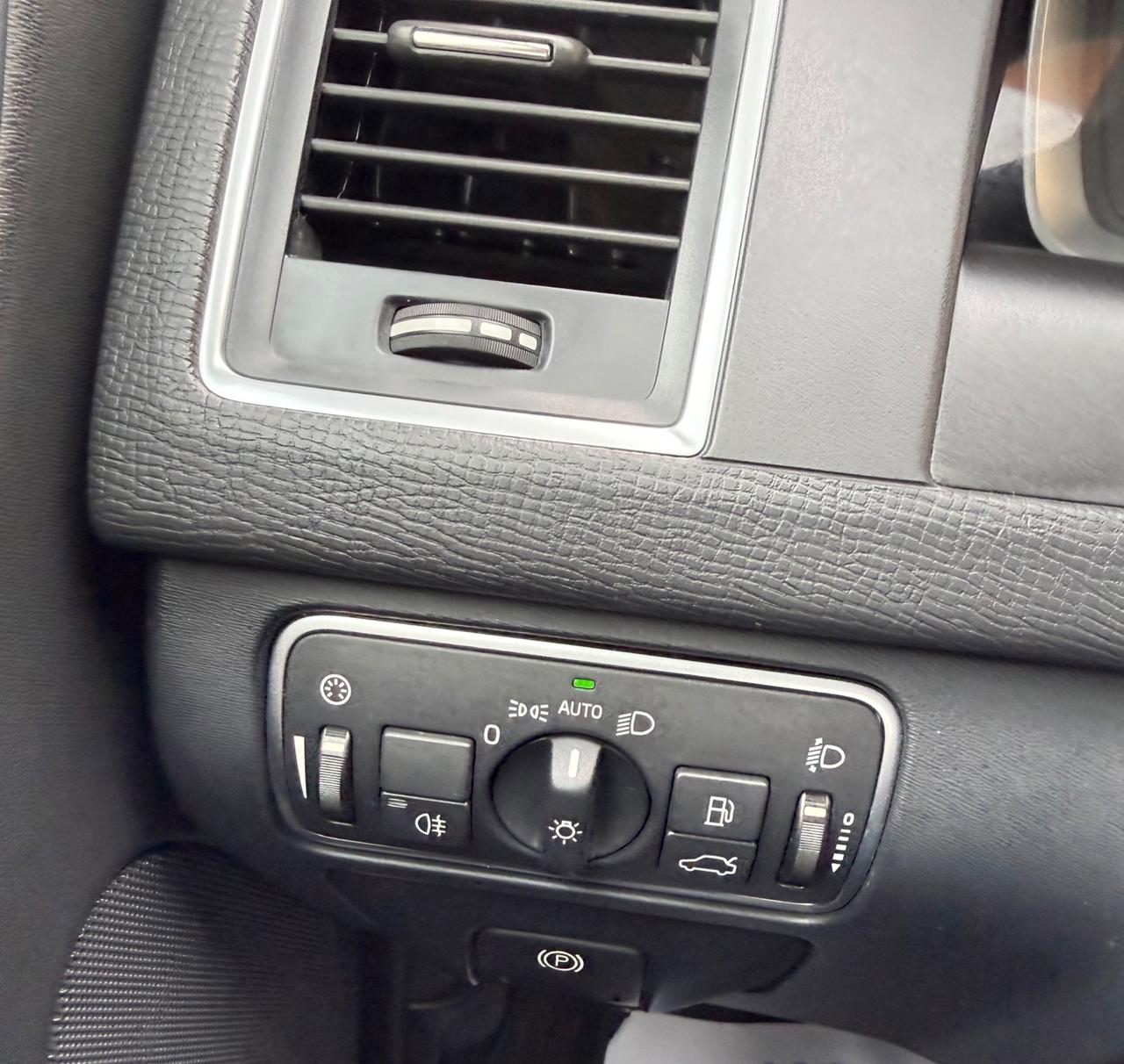Volvo XC 60 XC60 D3 Geartronic Momentum