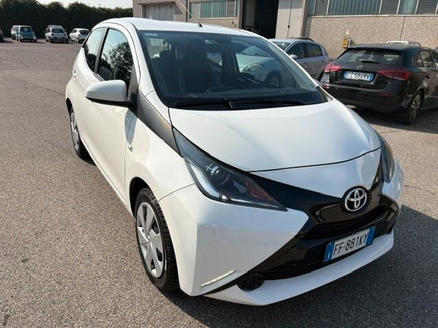 Toyota Aygo 1.0 VVT-i 69 CV 5 porte x-play