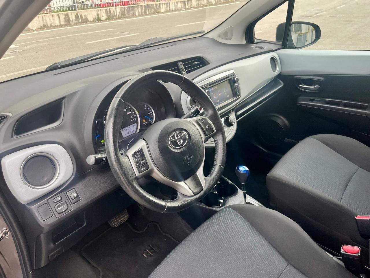 Toyota Yaris 1.5 Hybrid 2014 131.000km perfetta