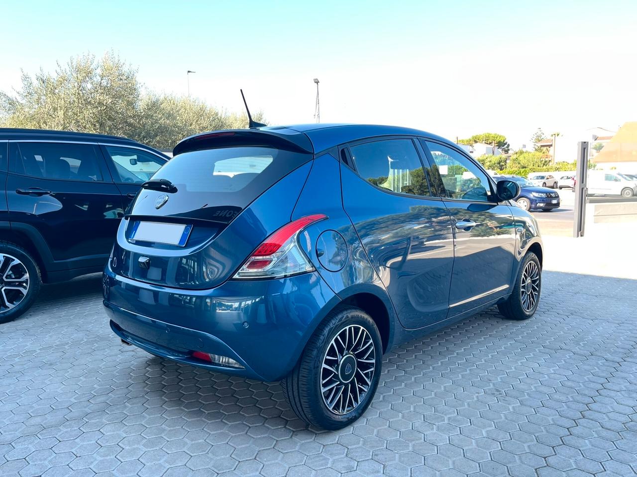 Lancia Ypsilon 1.0 FireFly 5 porte S&S Hybrid Platino