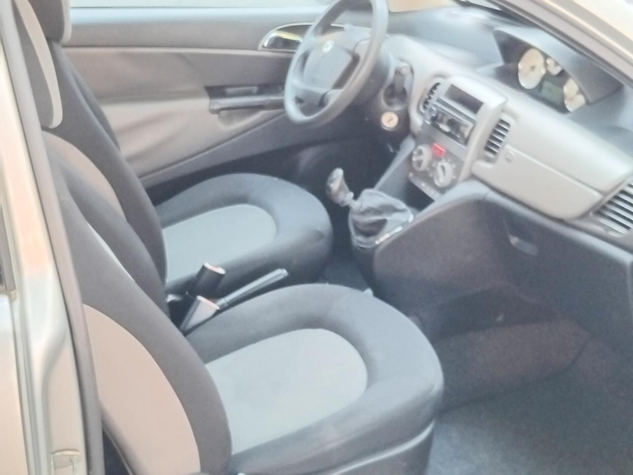 Lancia Ypsilon 1.2 Oro Bianco