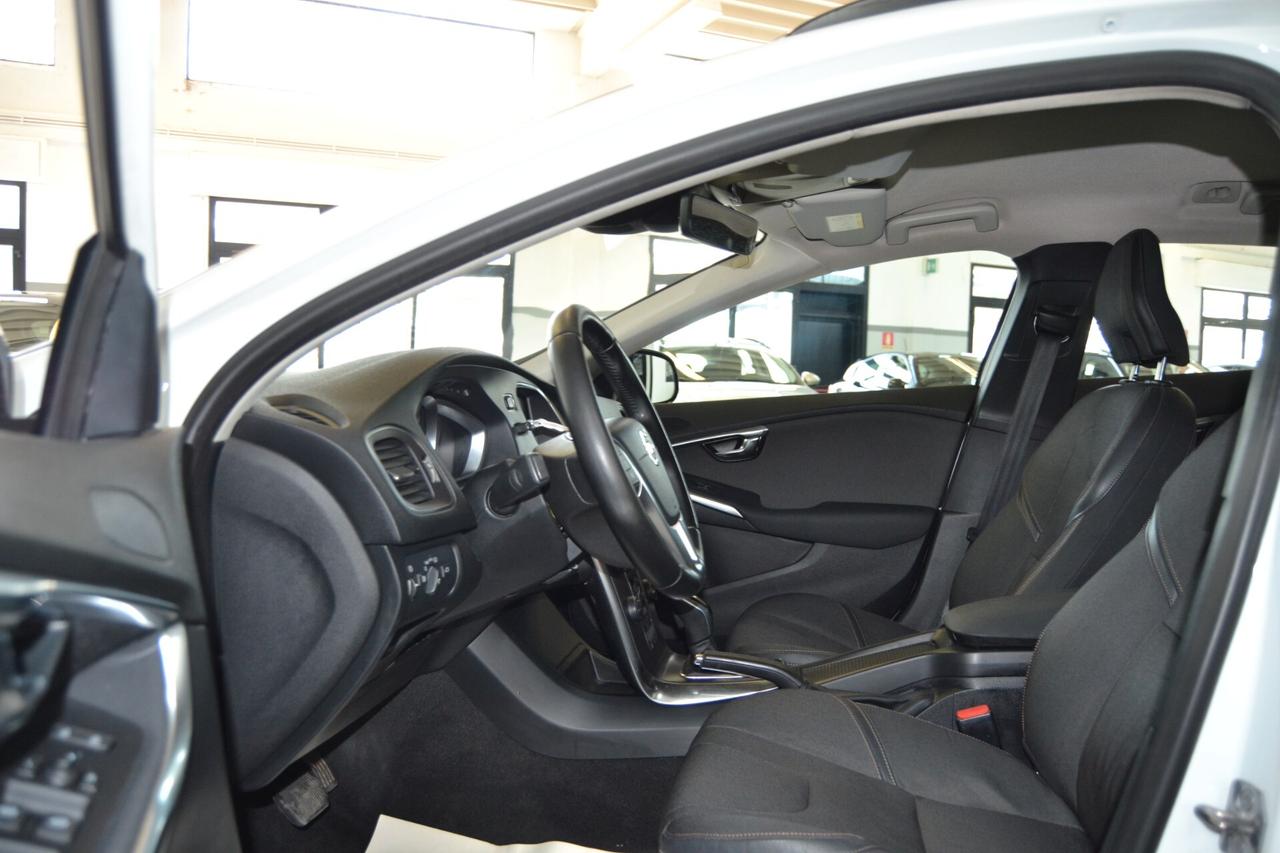 Volvo V40 Cross Country D2 1.6 Powershift Momentum