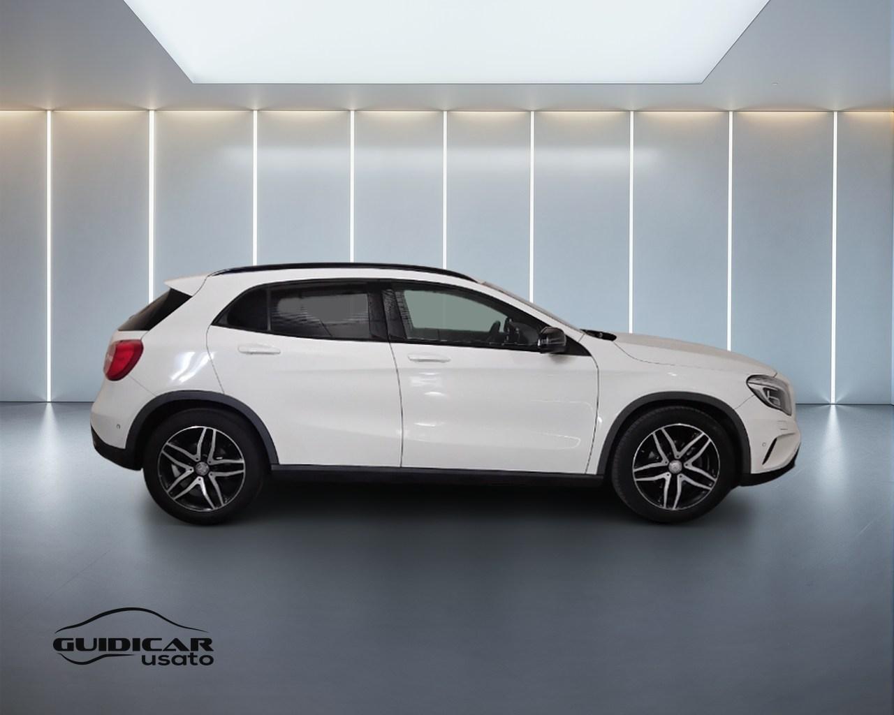 Mercedes-Benz GLA-X156 2014 - GLA 220 d (cdi) Sport 4matic 170cv auto