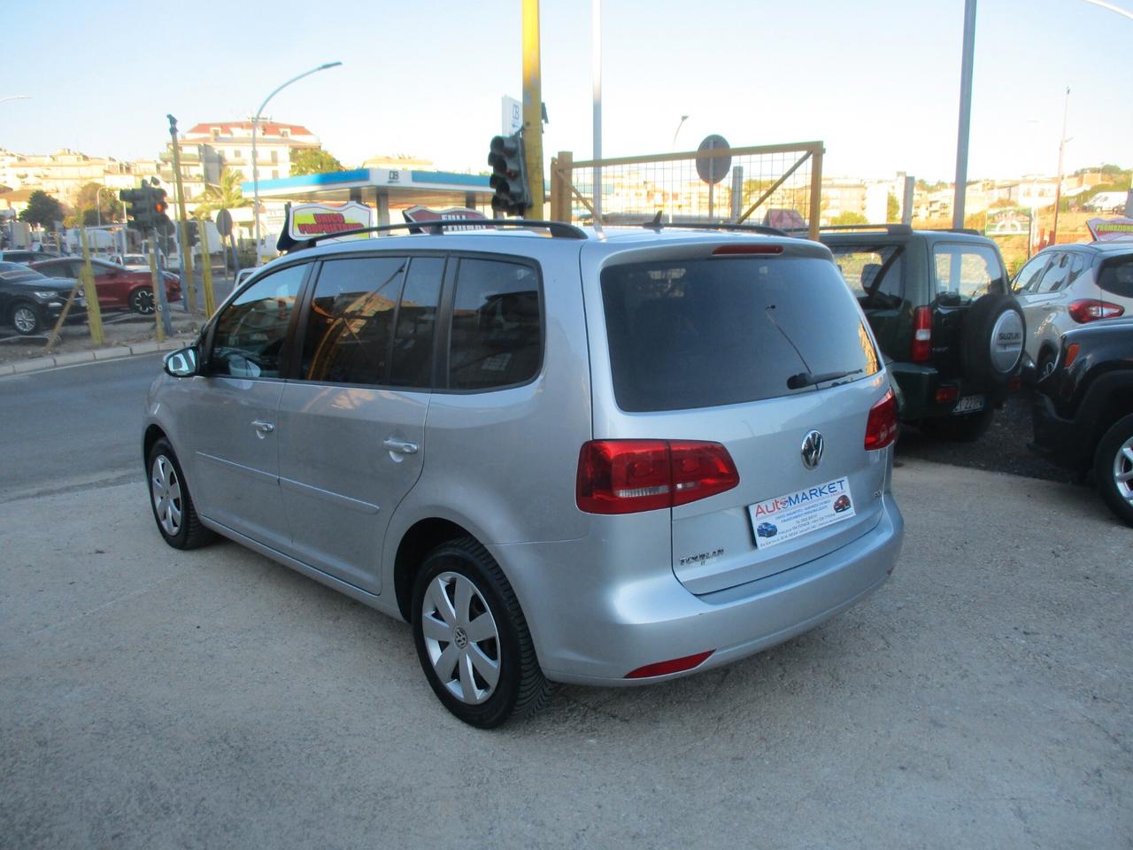 Volkswagen Touran 1.6 TDI DSG MOLTO BELLO 2012