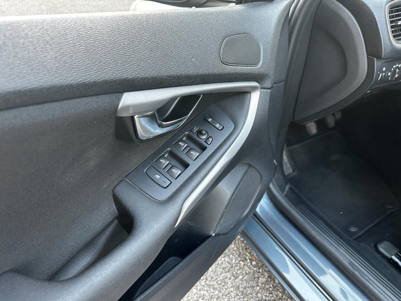 Volvo V40 D2 2.0 120cv E6 Momentum