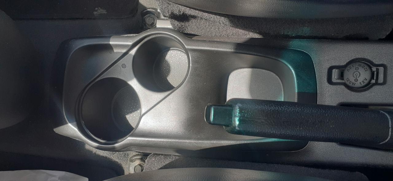 Hyundai i10 2011 - 1.1 benzina Lb automobili