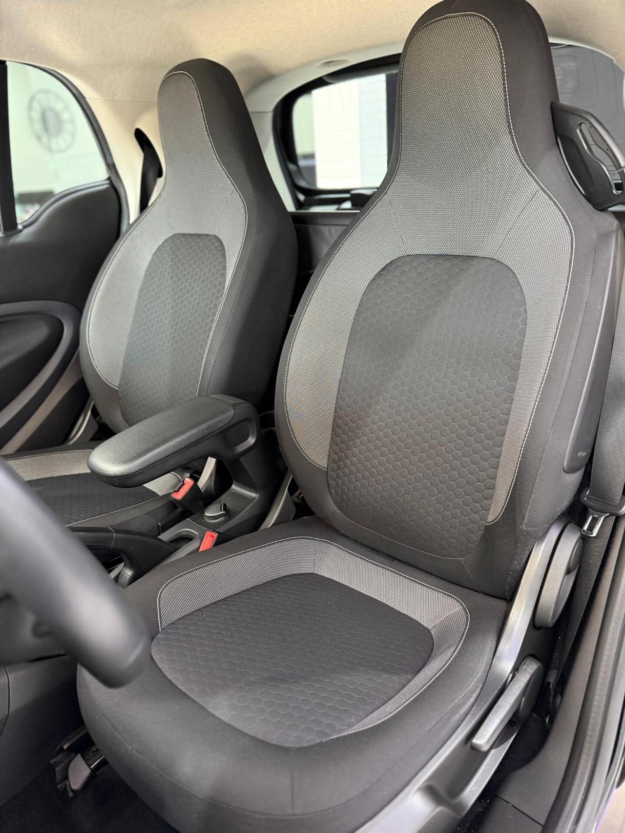 Smart ForTwo EQ Racingrey