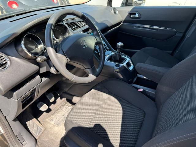 PEUGEOT 5008 1.6 HDi 112CV Business