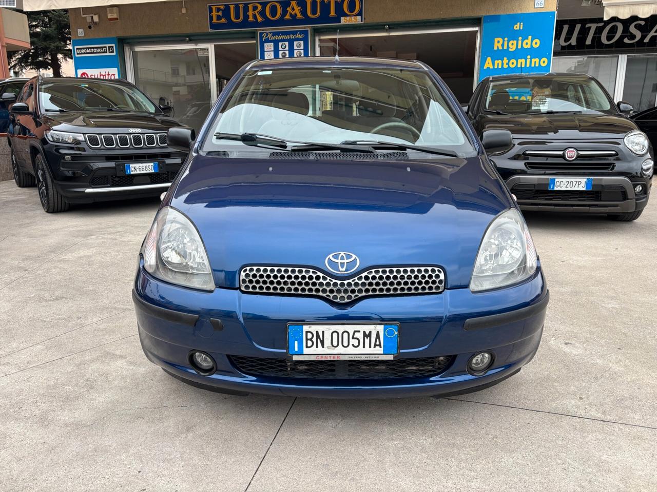 Toyota Yaris 1.0i 16V cat 5 porte Sol-2000