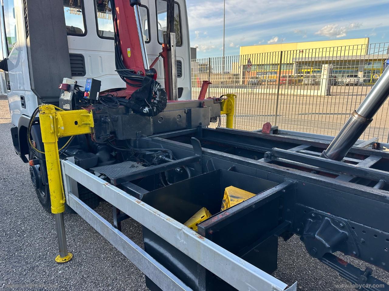EUROCARGO TECTOR 75E15 RIBALTABILE CON GRU-PINZA ROTANTE