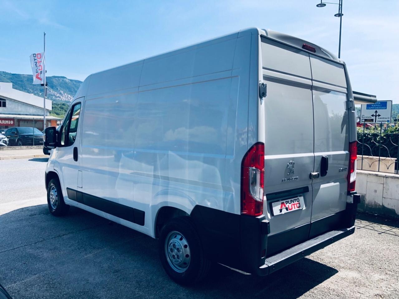 Peugeot Boxer 335 2.2 BlueHDi 140 S&S PC-TM Furgon