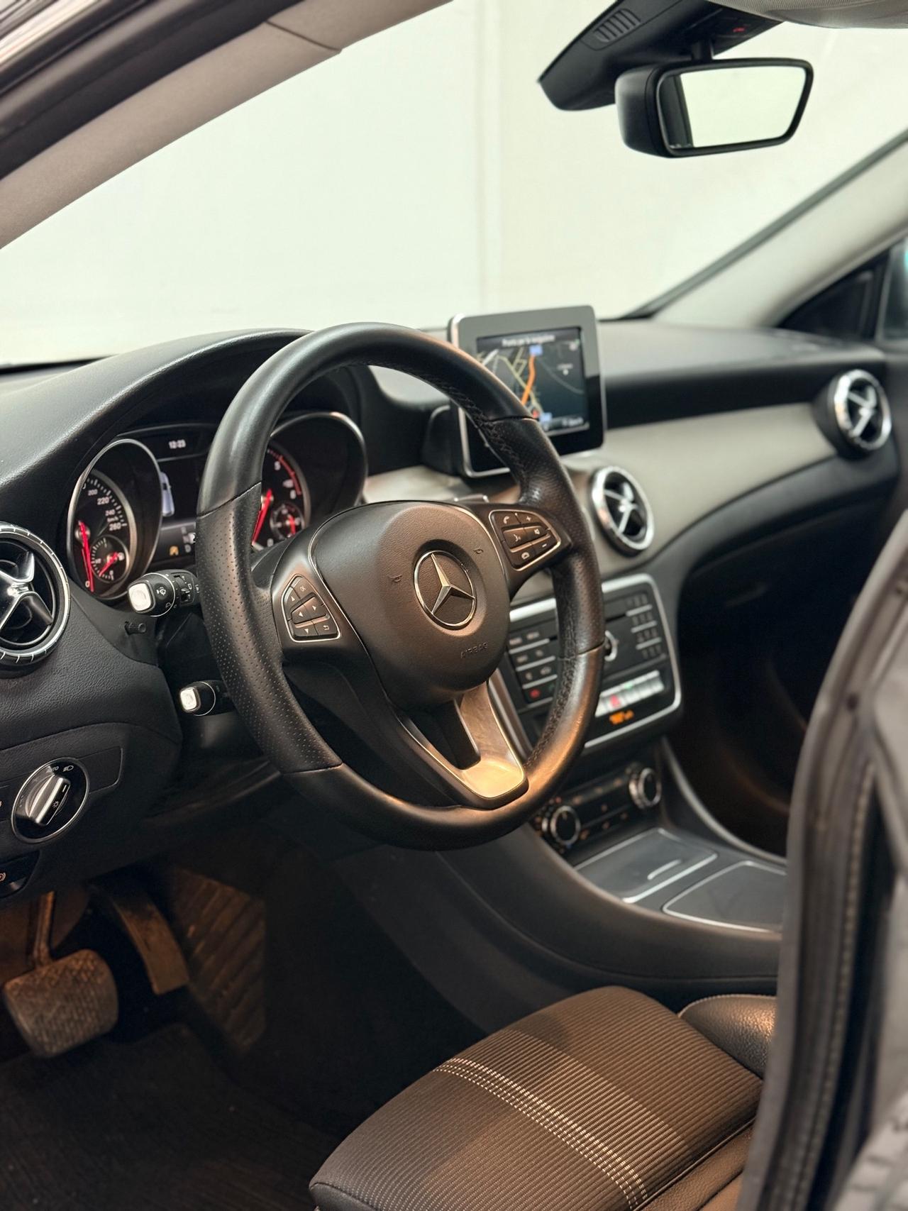 Mercedes-benz CLA 200 2.2D 136CV S.W. Automatic Premium 03/2019 NEOPATENTATI