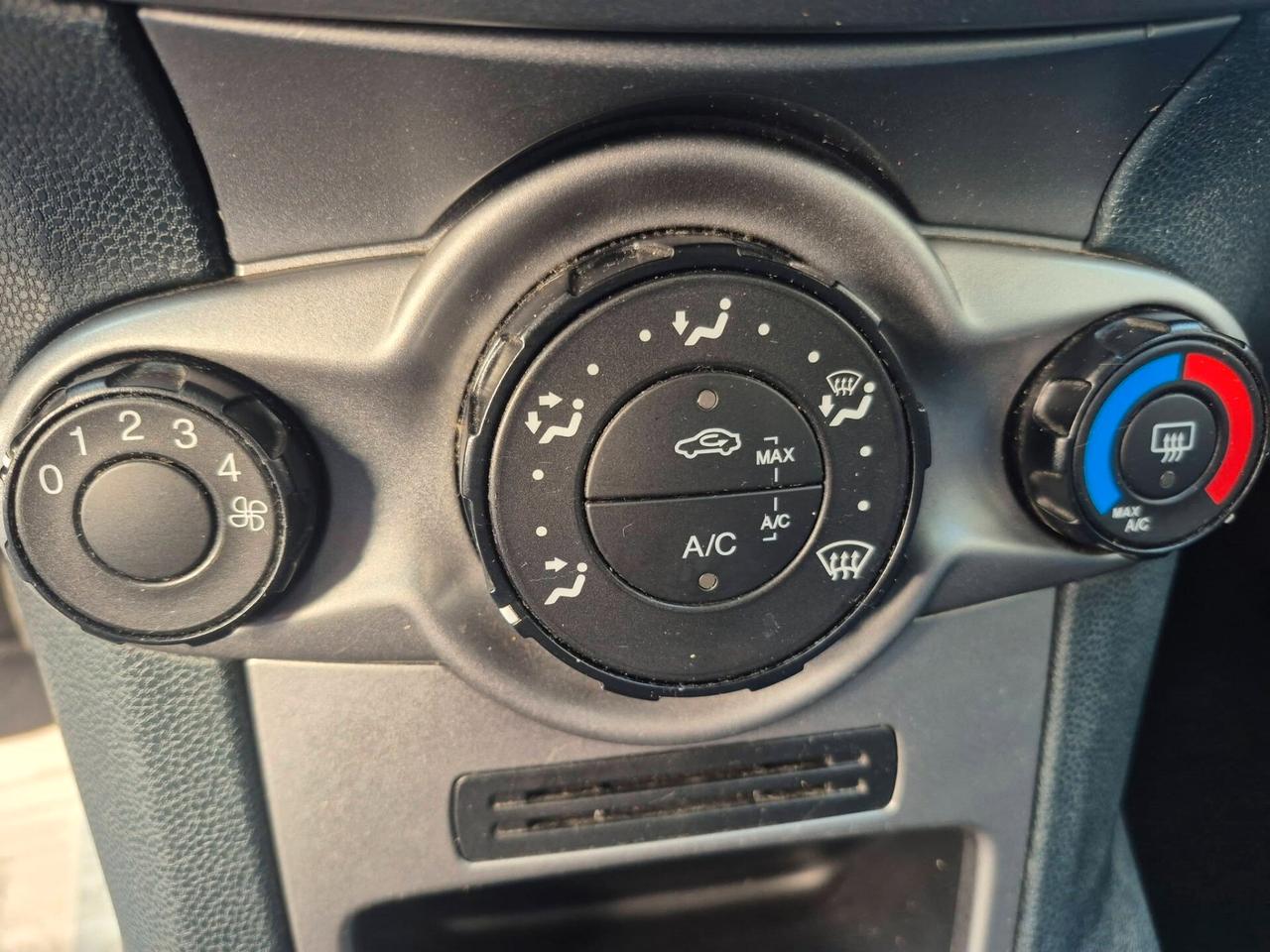 Ford Fiesta 1.4 TDCi 5p. Titanium