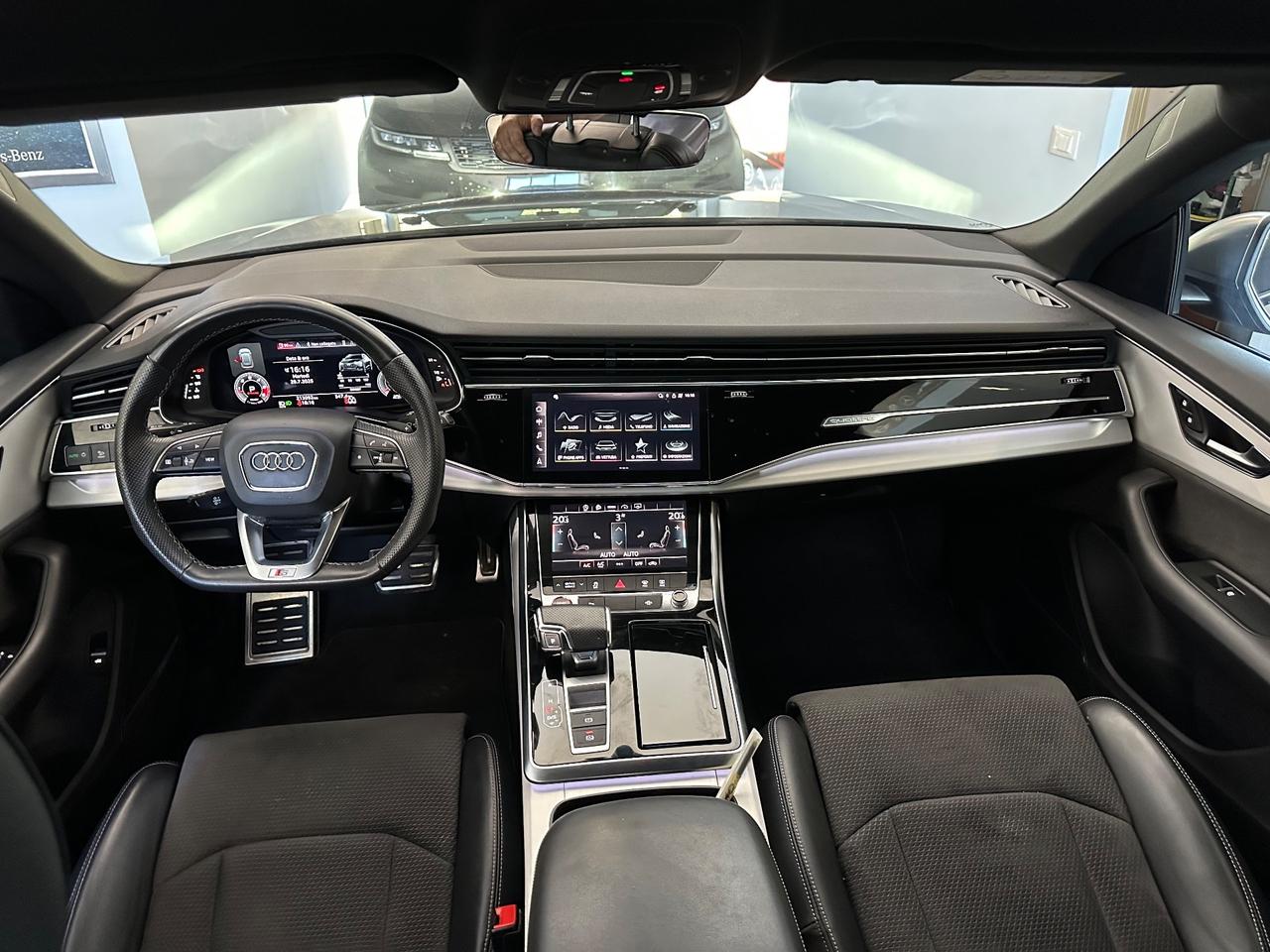 Audi SQ8 Audi SQ8 Elettrica diesel