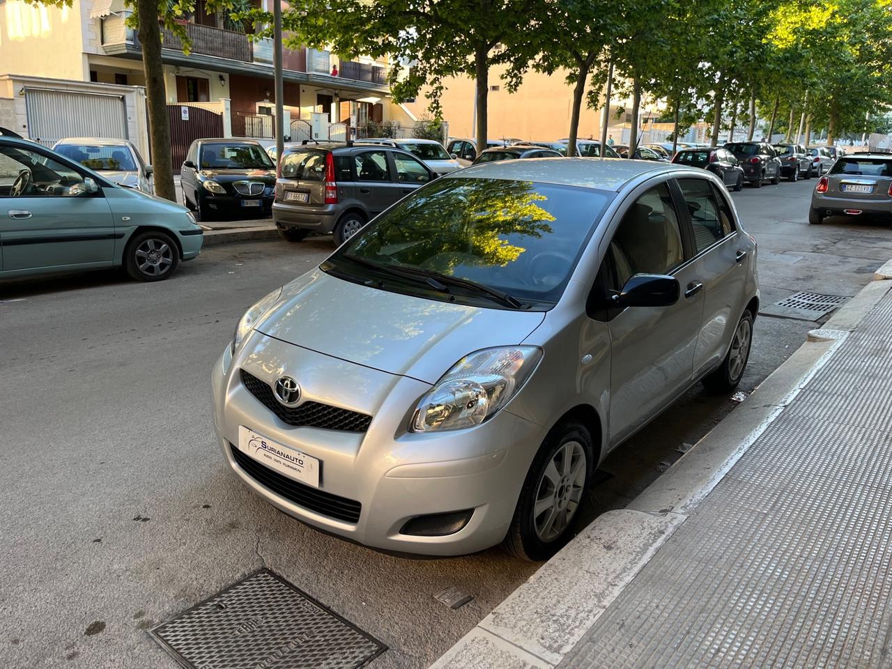 Toyota Yaris 1.0 3 porte Sol