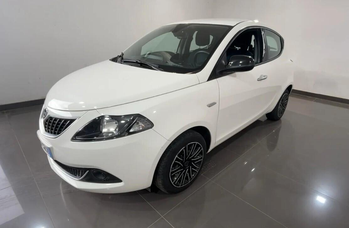 Lancia Ypsilon 1.0 FireFly 5 porte S&S Hybrid Gold