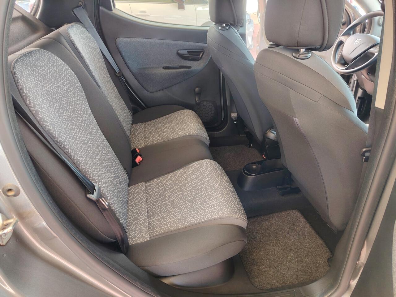 Lancia Ypsilon 1.0 FireFly Hybrid 9.000 km 2023