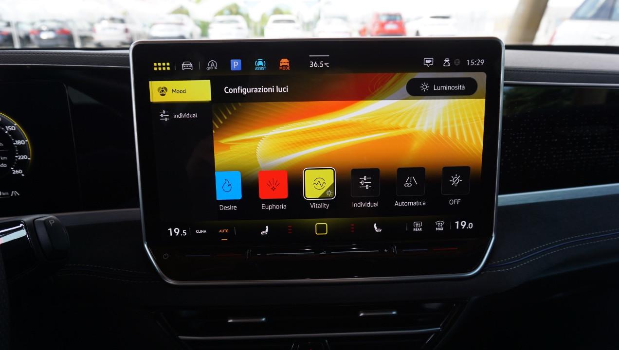 Volkswagen Passat 2.0 tdi scr R-Line 4motion 193cv dsg
