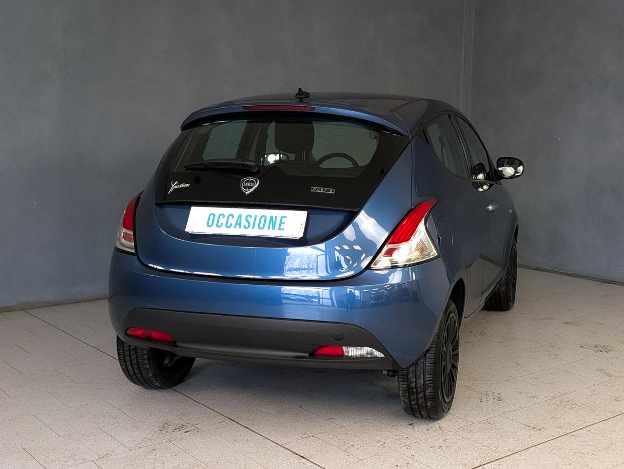 Lancia Ypsilon 1.0 Hybrid 70cv Silver