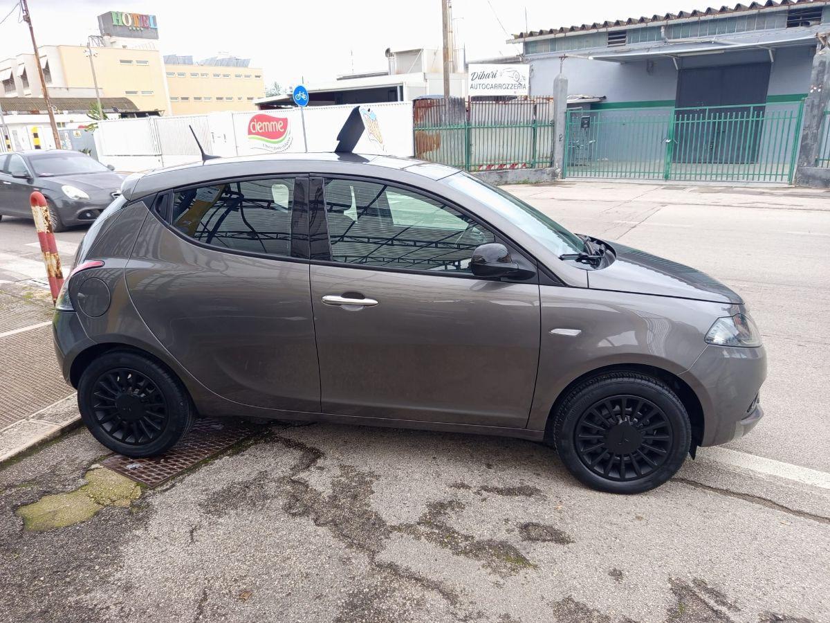 LANCIA Ypsilon 1.0 FireFly 5p. Hybryd Gold 2022