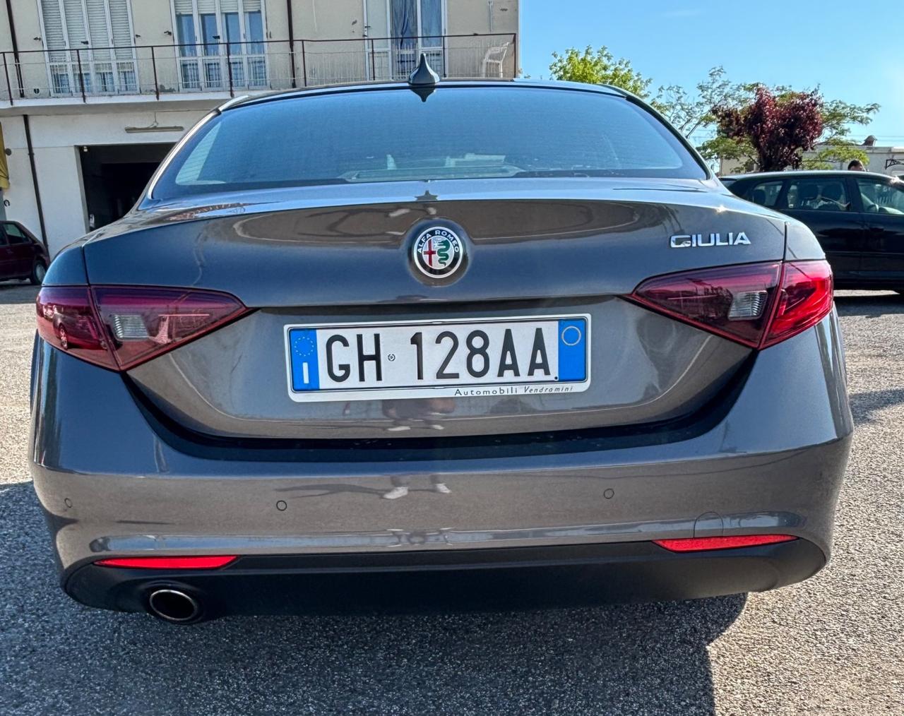 Alfa Romeo Giulia 2.2 Turbodiesel 136 CV AT8 Business