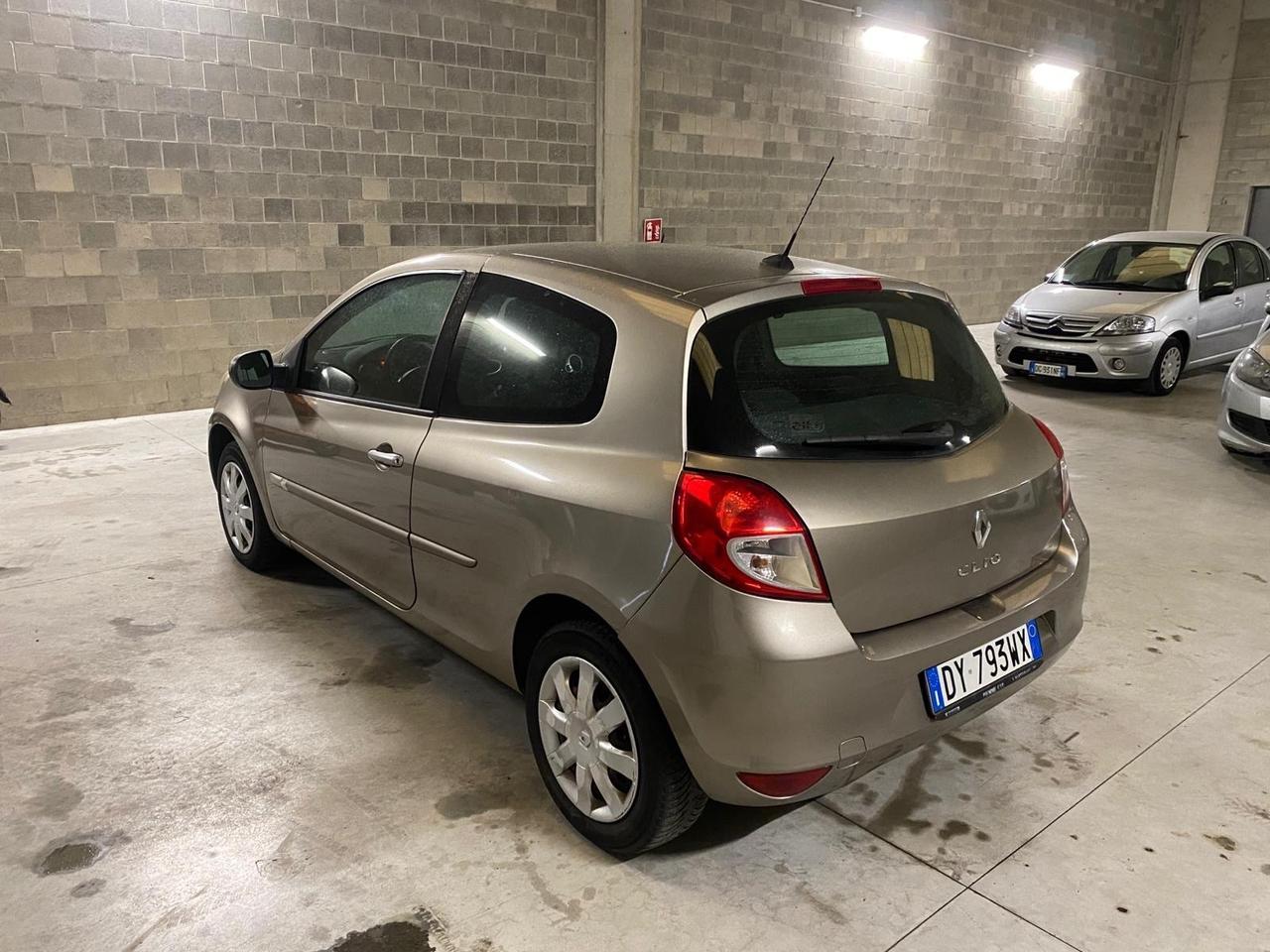 Renault Clio 1.2 16V 3 porte Luxe