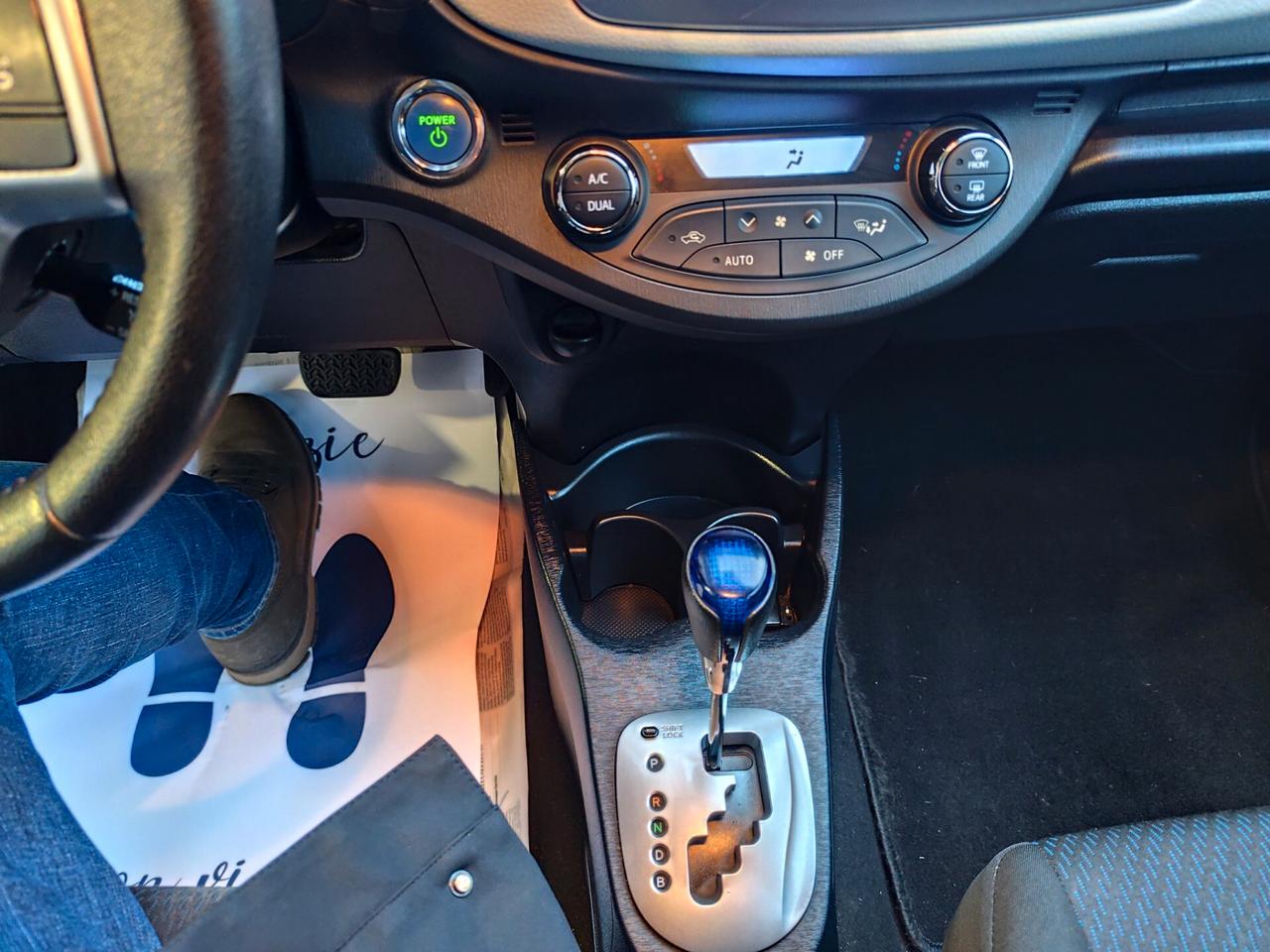 Toyota Yaris 1.5 Hybrid 75CV Lounge