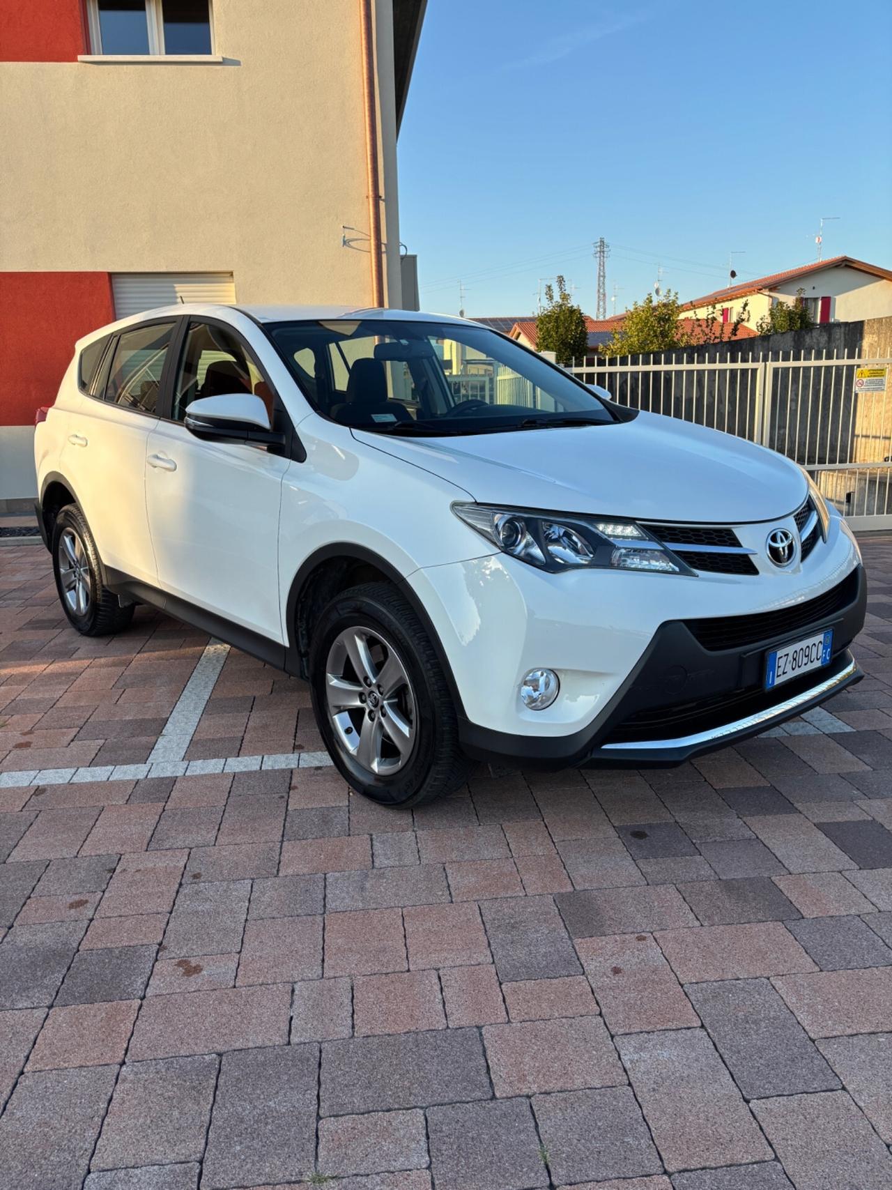 Toyota RAV 4 RAV4 2.0 D-4D 2WD Active