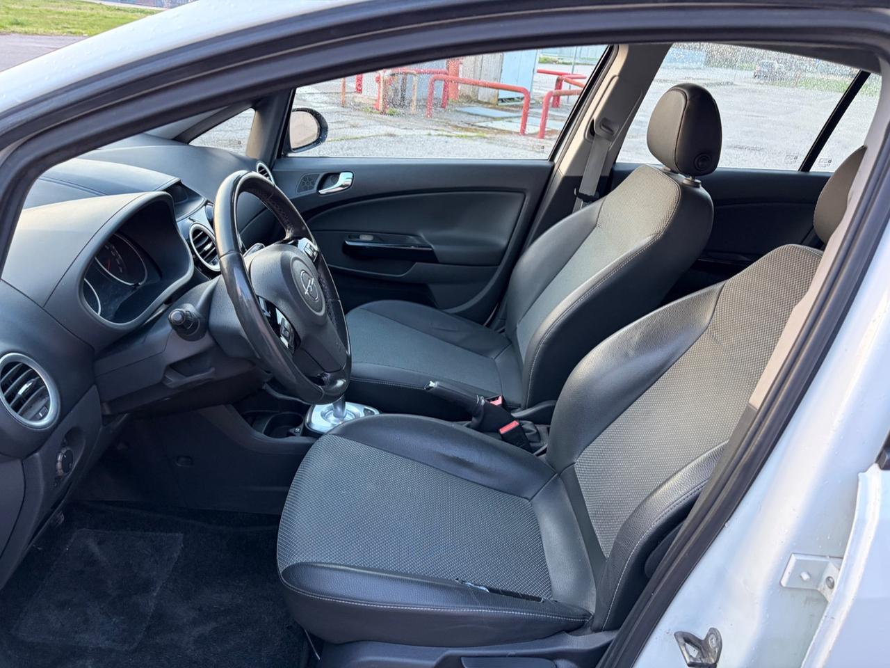 Opel Corsa 1.3 diesel 2009 cambio automatico