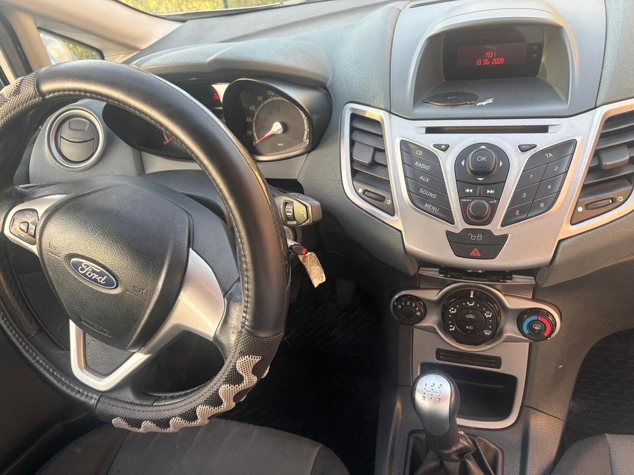 Ford Fiesta 1.4 5 porte Bz.- GPL Titanium
