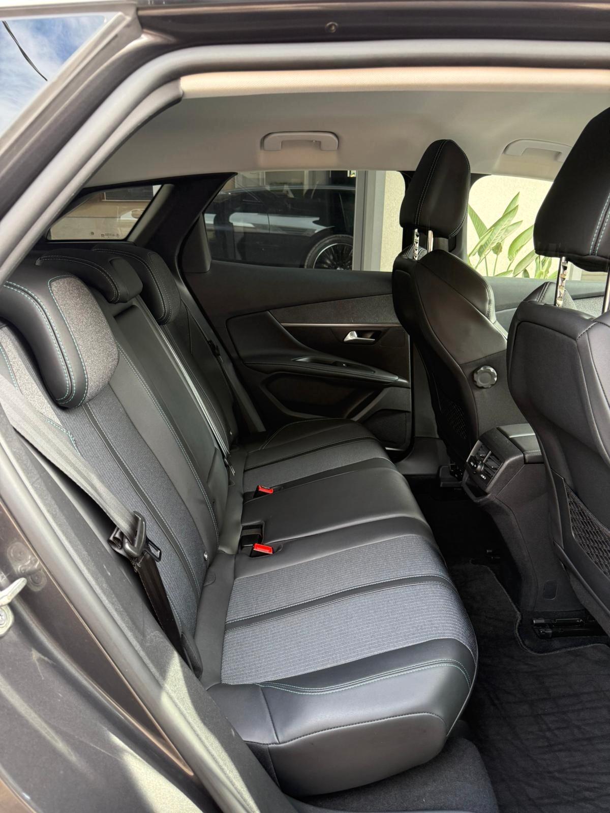 Peugeot 3008 HDi 130 S&S EAT8 Allure Pack...