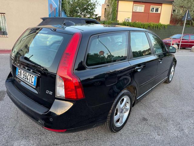 VOLVO V50 D2 R-design senza nessun lavoro da fare