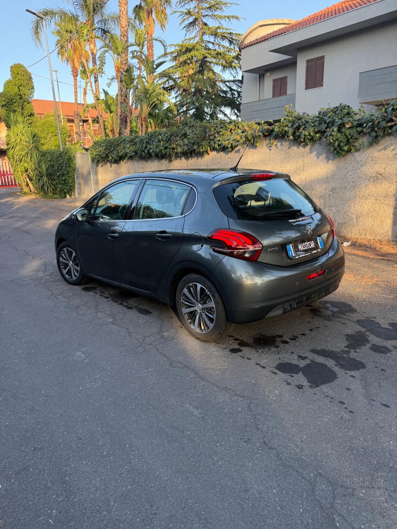 Peugeot 208 BlueHDi 100 5 porte Allure