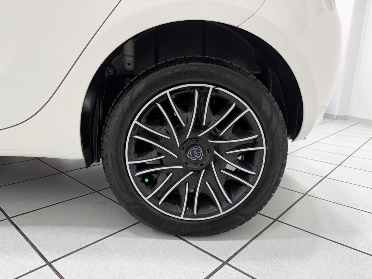 Lancia Ypsilon 1.2 69 CV 5 porte GPL Ecochic Gold