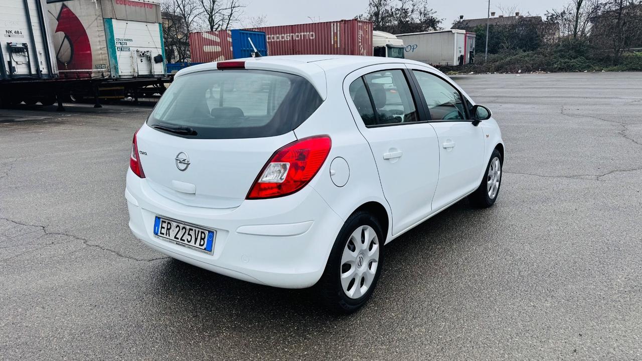 Opel Corsa 1.2 5 porte Sport