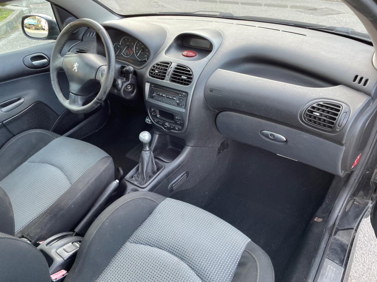 Peugeot 206 1.6 16V CC * Cambio rumoroso *