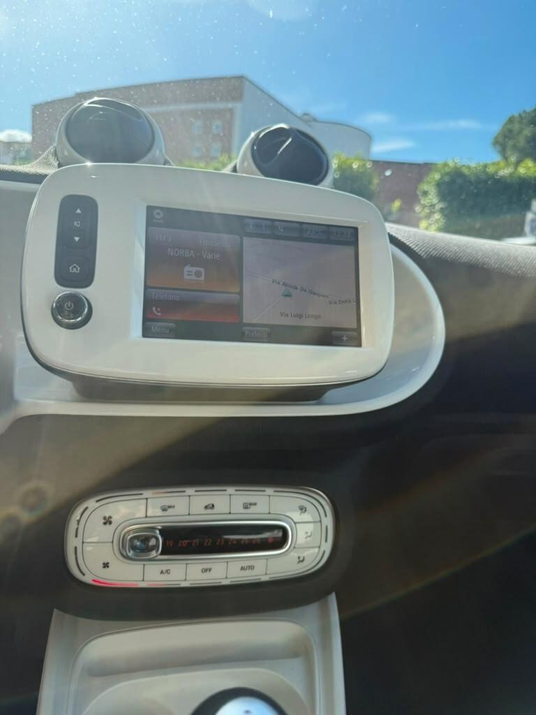 Smart ForFour 70 1.0 Passion NEOPATENTATI NAVIGATORE