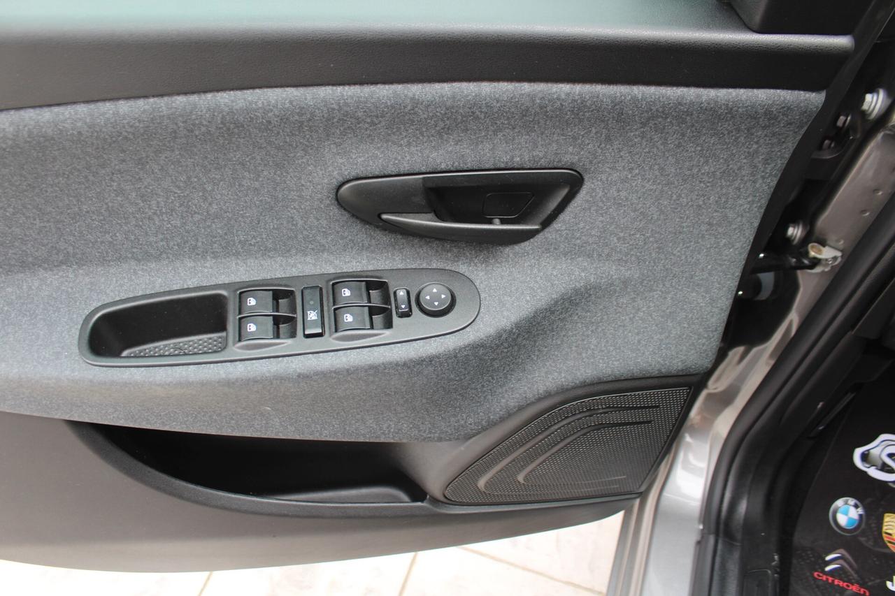 Lancia Ypsilon 1.0 FireFly 5 porte S&S Hybrid Ecochic Silver