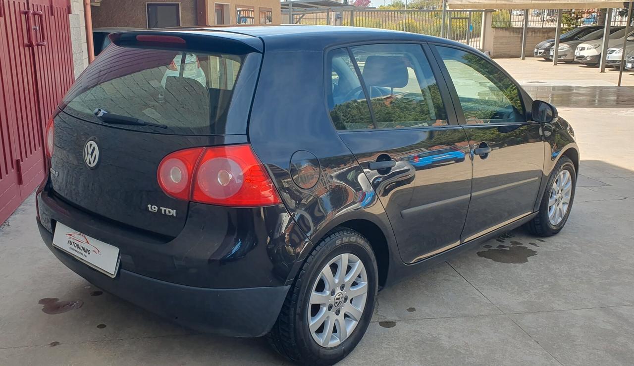 Volkswagen Golf 1.9 TDI 5p. Sportline