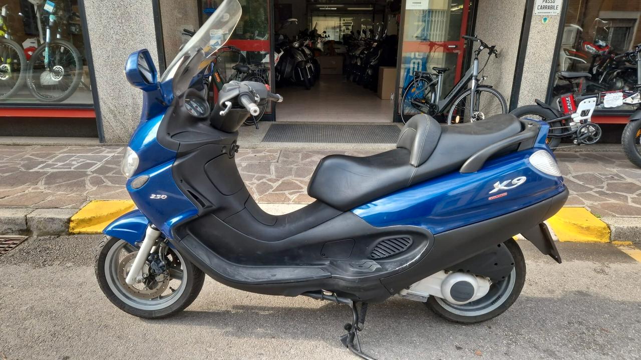 Piaggio X9 250 C.C Blu Met. 05/2004