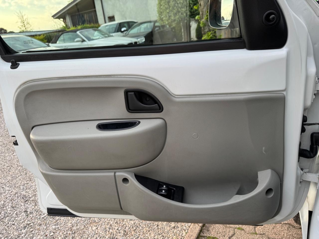 Renault Kangoo 1.5 dCi/70CV 4p. Storia Confort Express con porta laterale