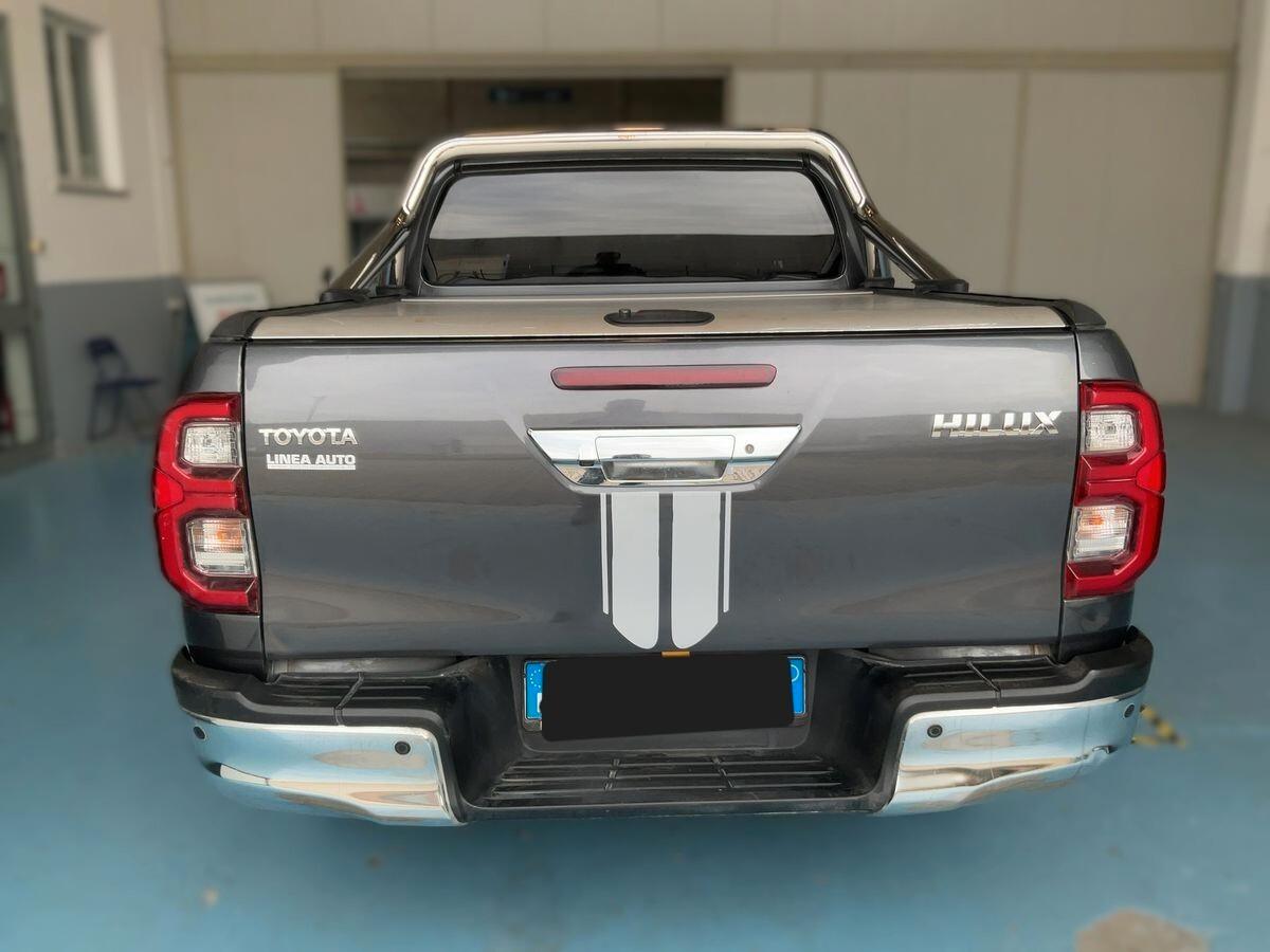 Toyota Hilux 2.8 D-4D Double Cab Executive 4x4 — 204 CV | 01/2021 | 222.400 km