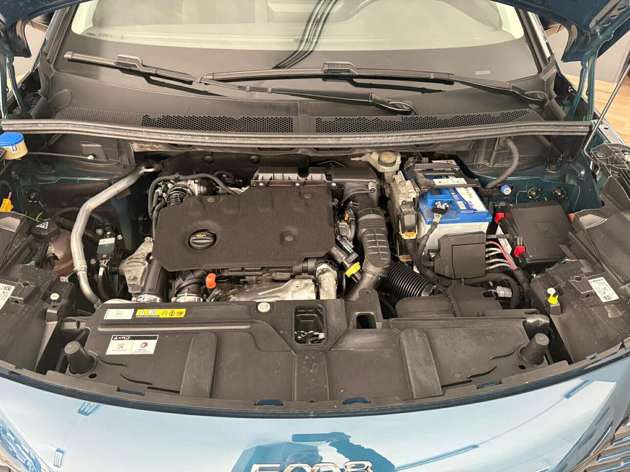 Peugeot 5008 DIESEL EAT8 7 POSTI 12 MESI GARANZIA