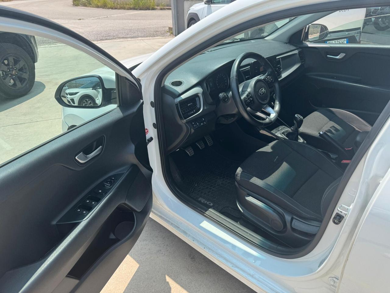 KIA RIO 1.4 CRDI 90CV DIESEL RETROCAMERA SENSORI DI PARCHEGGIO