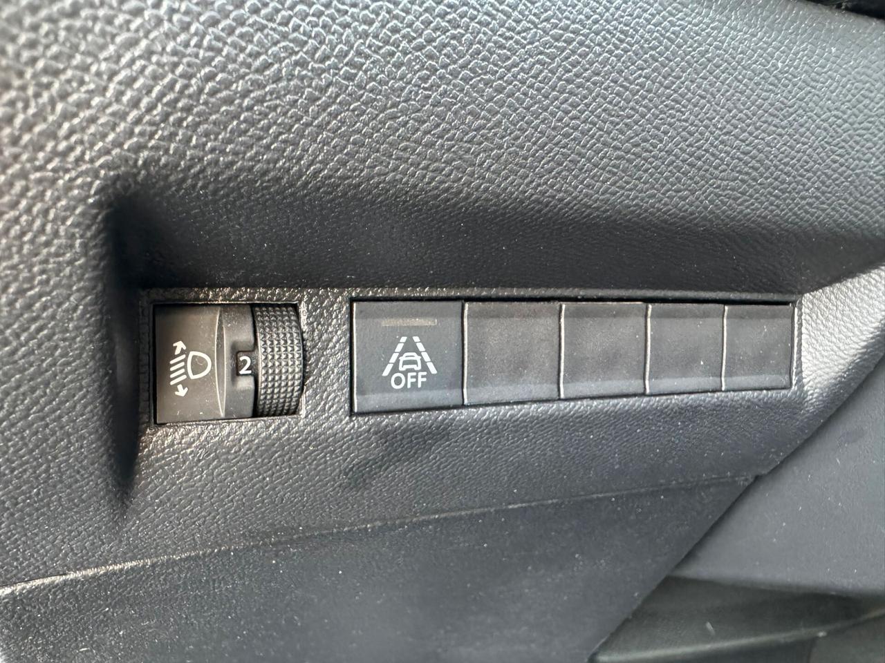 PEUGEOT 208 BlueHDi 100CV 2023!!! ALLURE!!!