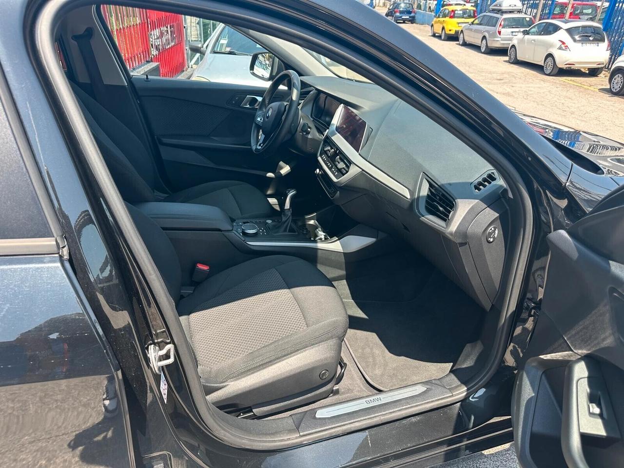 Bmw 116 118d 5p. Business Advantage