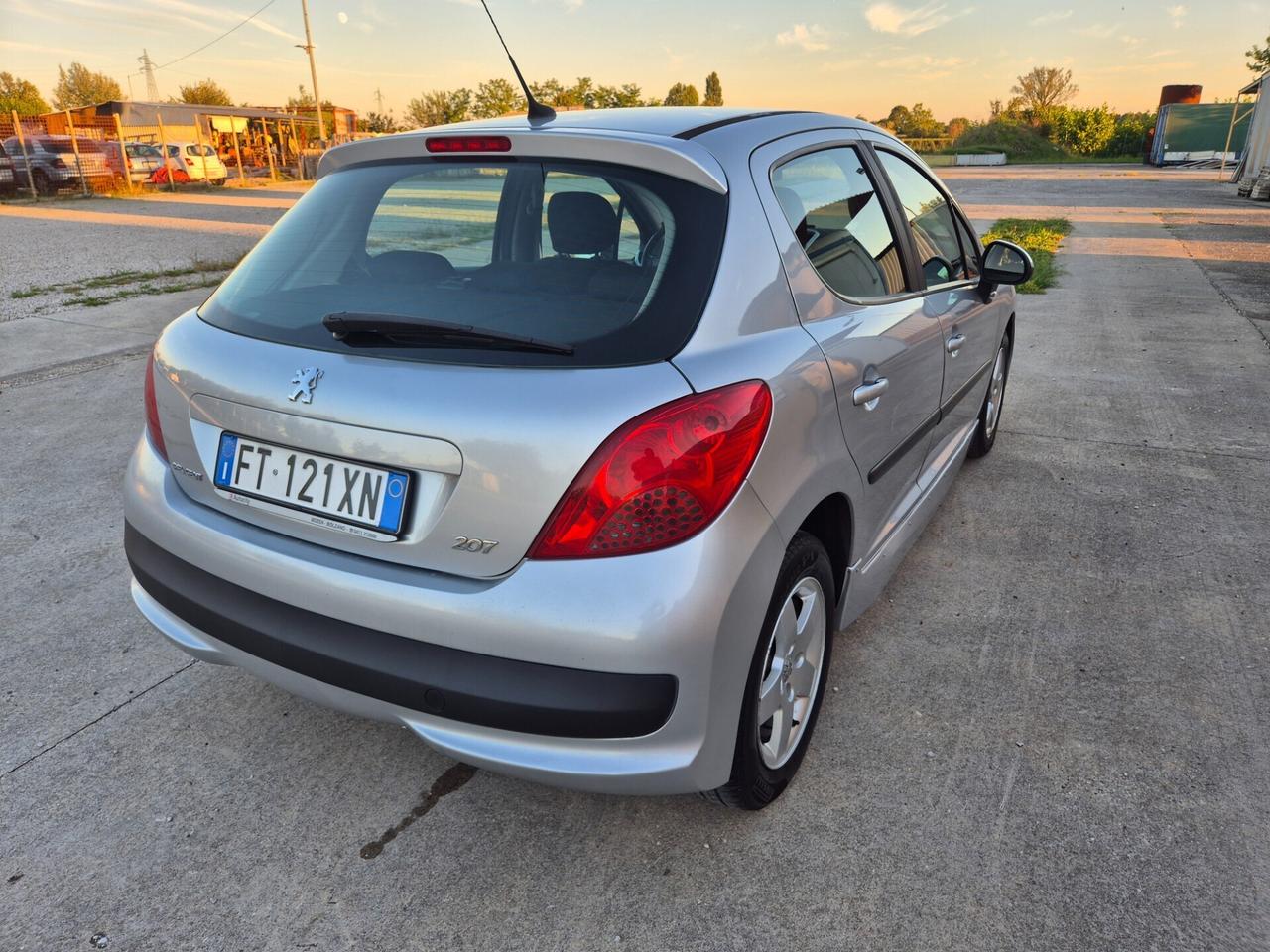 Peugeot 207 1.4 88CV 5p. neopatentati